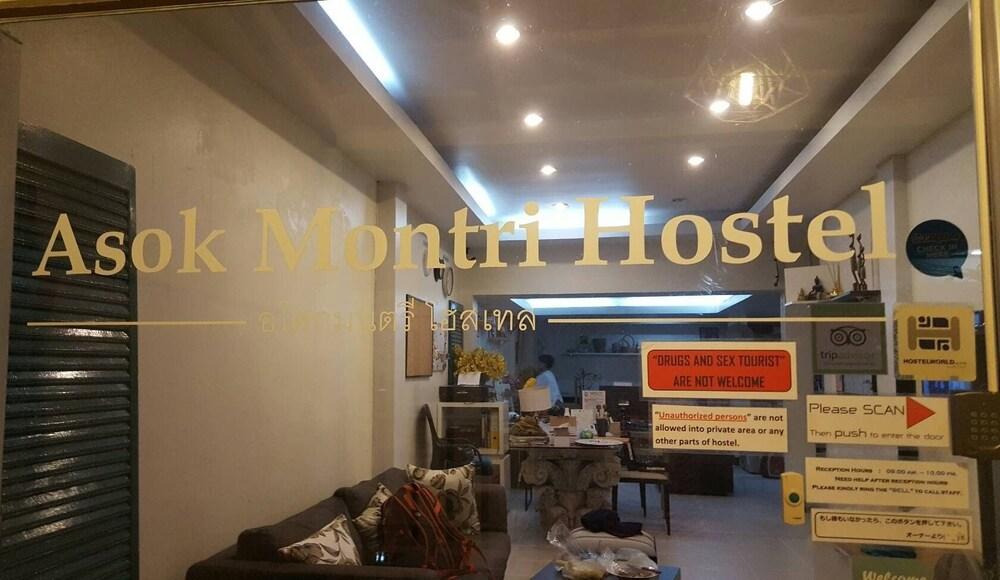 Asok Montri Hostel Bangkok Ngoại thất bức ảnh