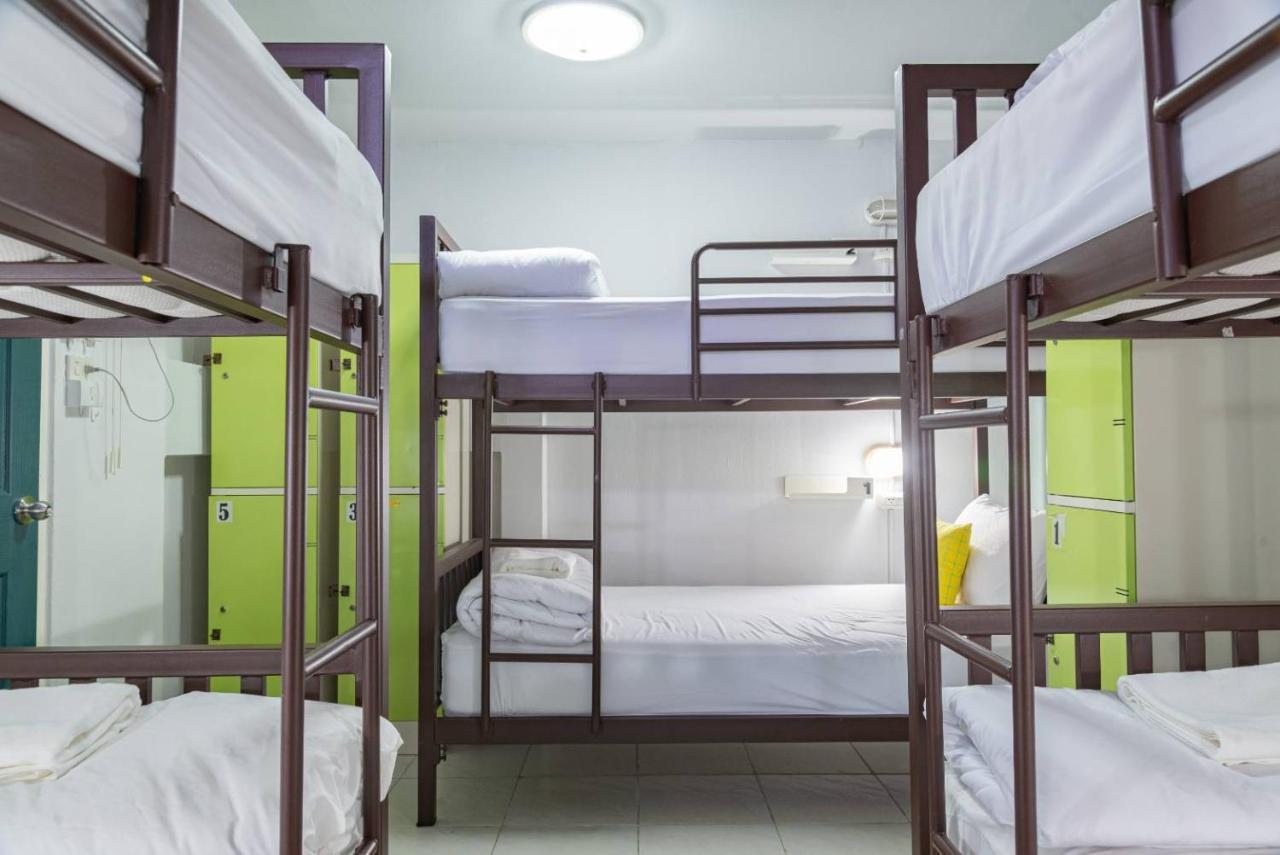 Asok Montri Hostel Bangkok Ngoại thất bức ảnh