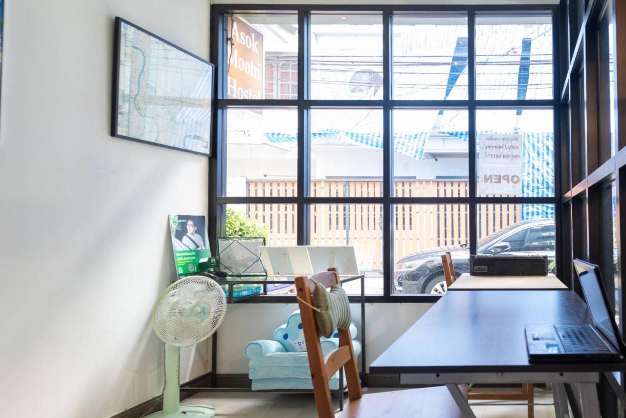 Asok Montri Hostel Bangkok Ngoại thất bức ảnh