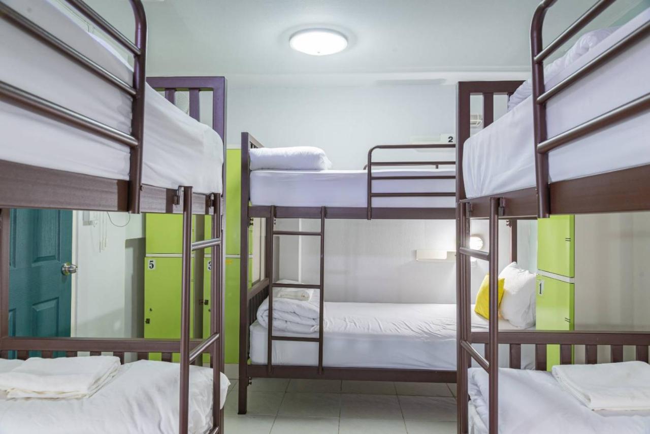 Asok Montri Hostel Bangkok Ngoại thất bức ảnh