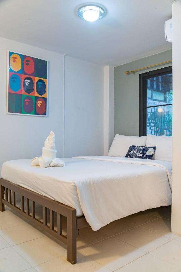 Asok Montri Hostel Bangkok Ngoại thất bức ảnh